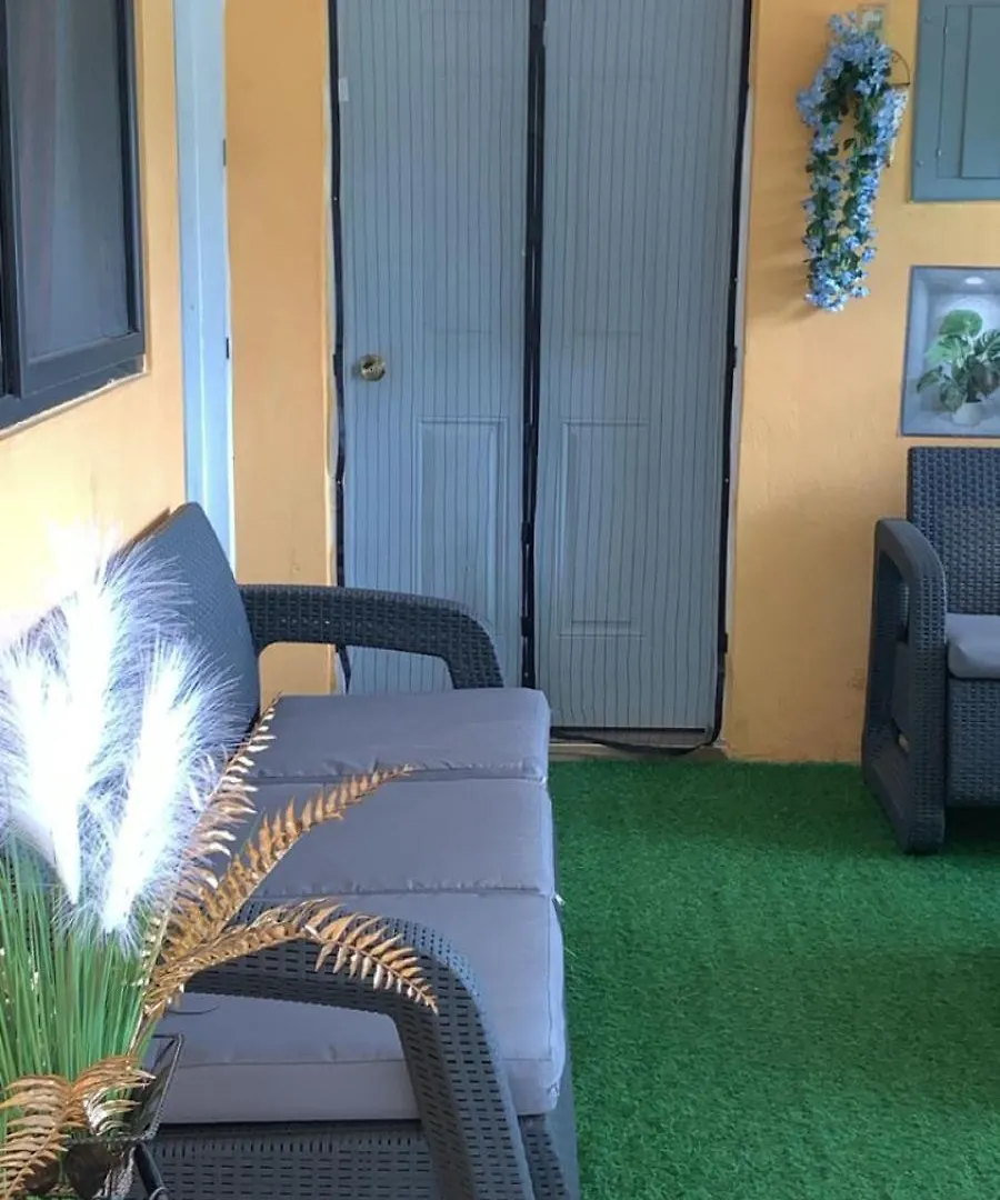 Spanish Town Crimson Clove Vacation Home Ja ג'מייקה