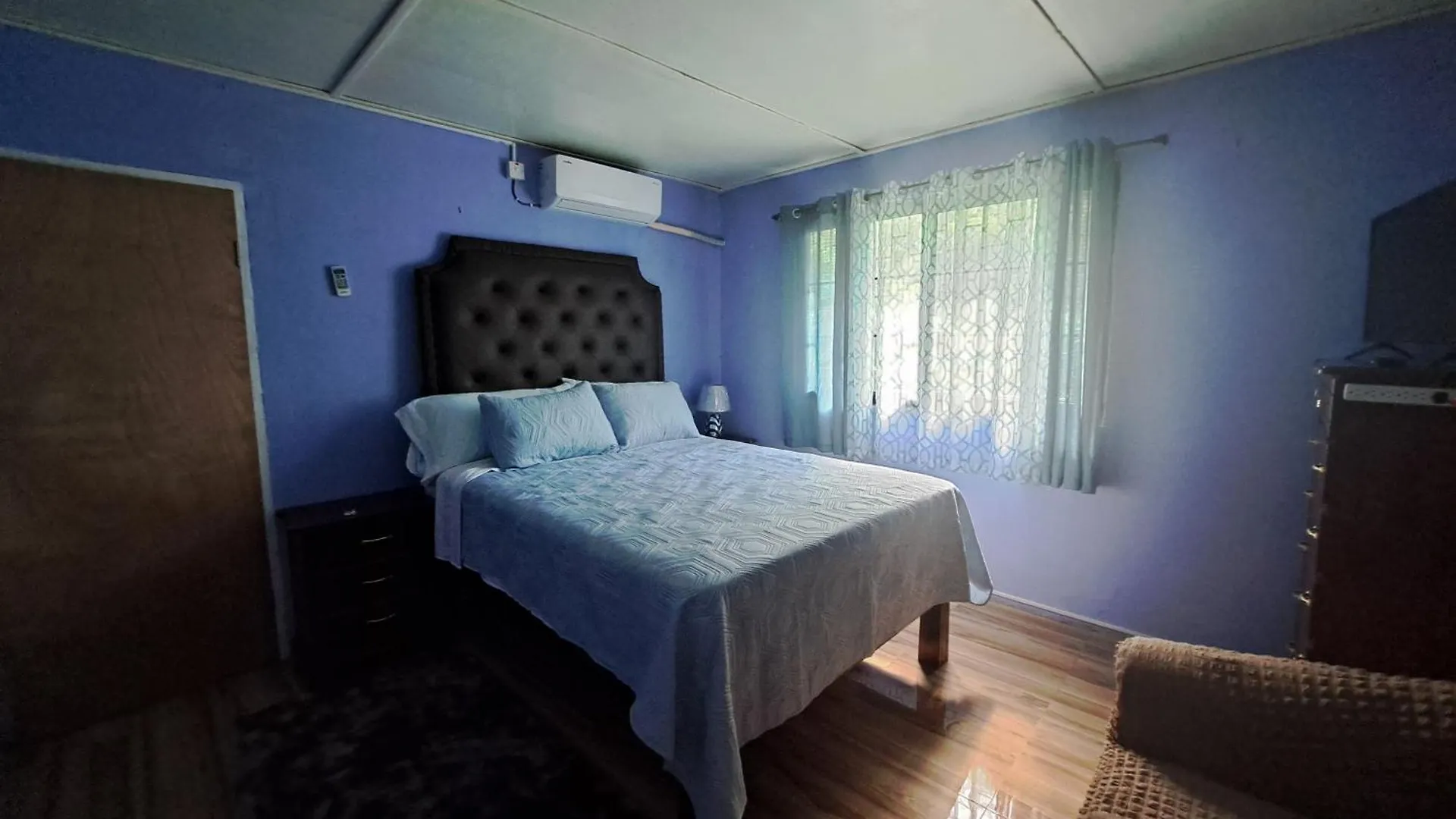 בית הארחה Spanish Town Crimson Clove Vacation Home Ja ג'מייקה
